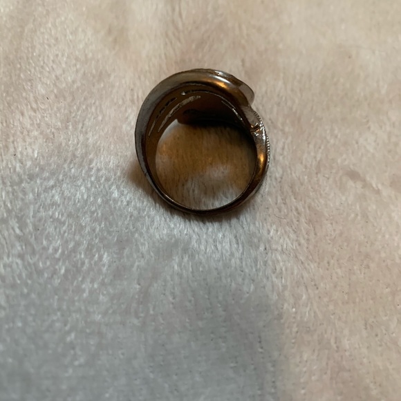 Ring - Picture 2 of 3